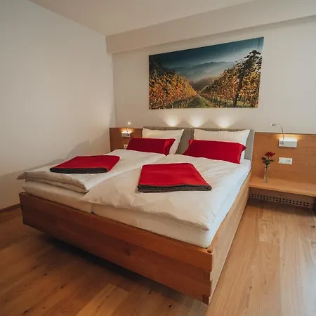 Weinquartier Pichler-schober Nocleg ze śniadaniem 4*